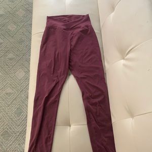 Alphalete surface pro legging (v waistband)